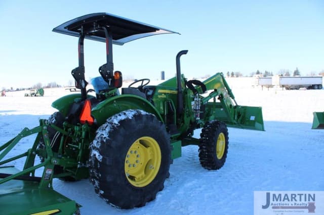Image of John Deere 5067E equipment image 2