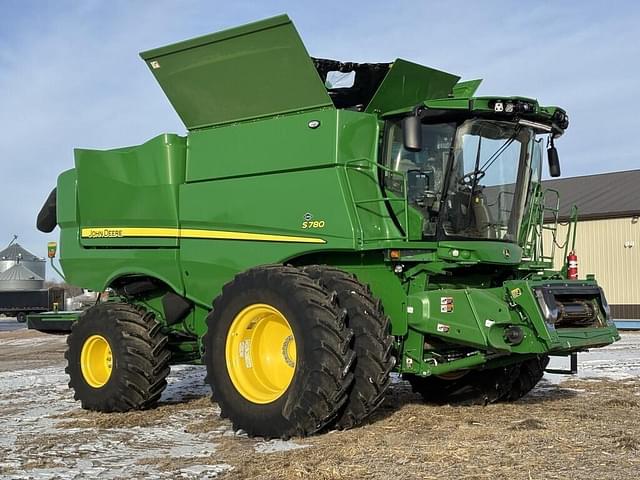 Image of John Deere S780 equipment image 2