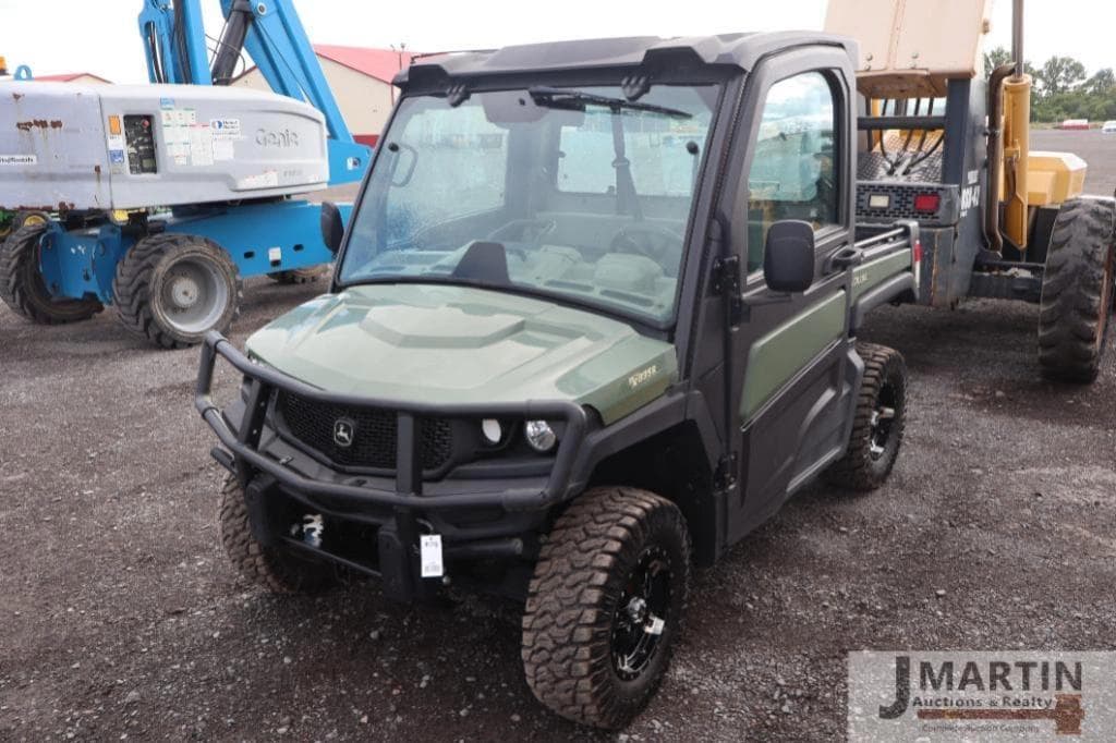 Image of John Deere XUV 835R Primary image