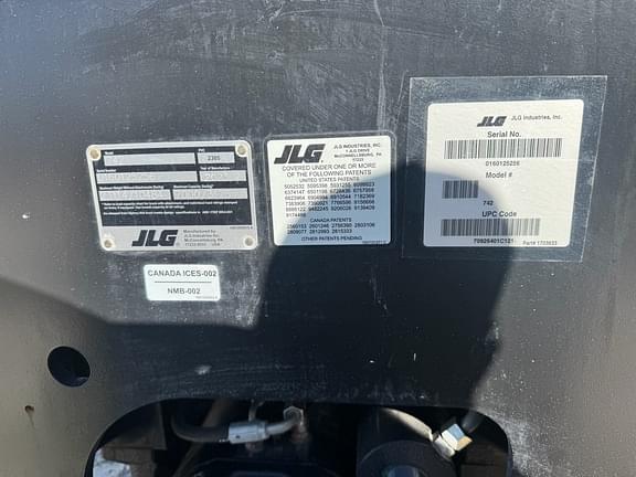 Image of JLG 742 equipment image 4