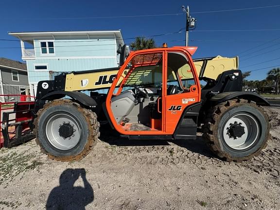 Image of JLG 742 equipment image 3