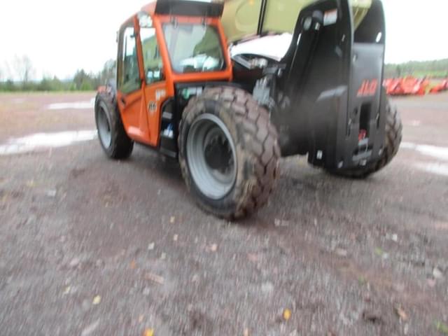 Image of JLG 943 equipment image 2