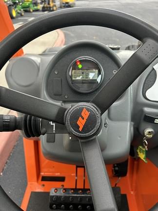 Image of JLG G5-18A equipment image 4