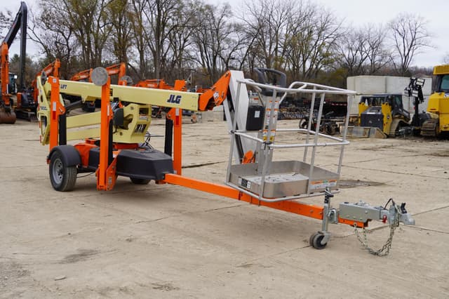 Image of JLG T500J equipment image 3