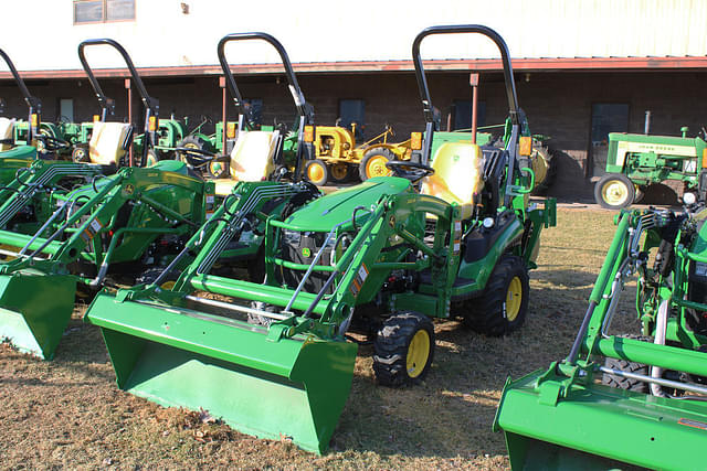 Image of John Deere 1025R equipment image 2