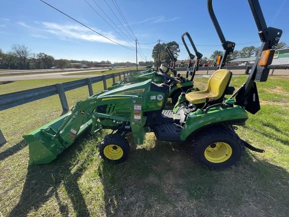 Image of John Deere 1023E equipment image 1