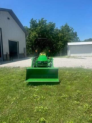 Image of John Deere 1023E equipment image 3