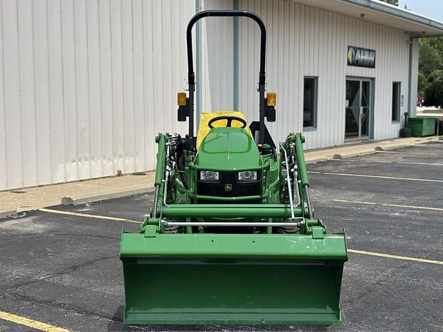 Image of John Deere 1023E equipment image 2