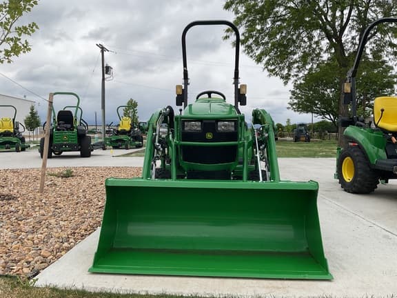 Image of John Deere 1023E equipment image 2