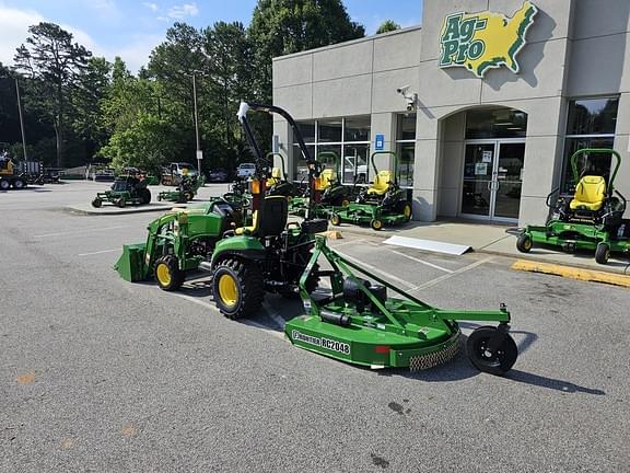 Image of John Deere 1023E equipment image 2