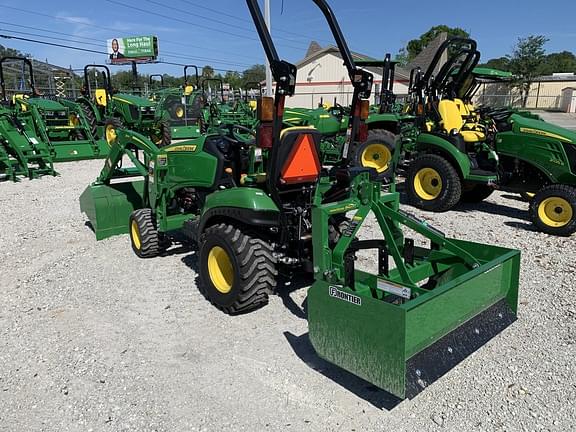 Image of John Deere 1023E equipment image 3