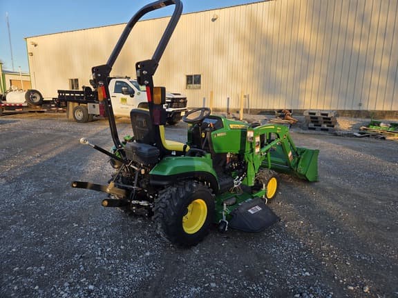 Image of John Deere 1023E equipment image 2