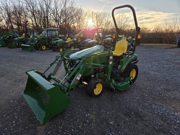 Image of John Deere 1023E equipment image 1