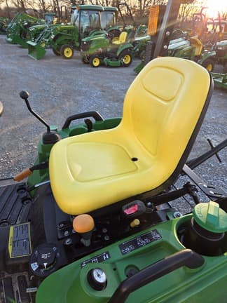 Image of John Deere 1023E equipment image 4