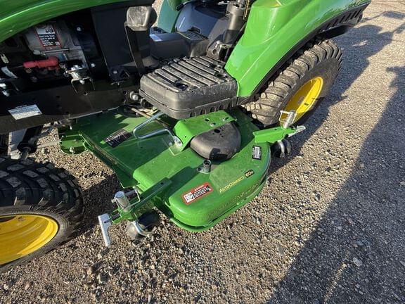 Image of John Deere 1023E equipment image 4