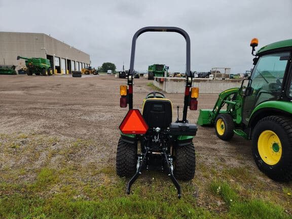 Image of John Deere 1023E equipment image 4
