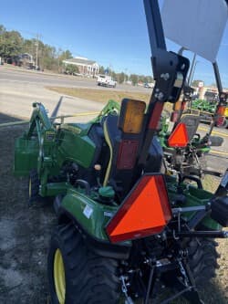 Image of John Deere 1023E equipment image 2