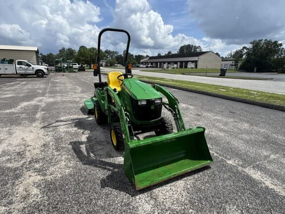 Image of John Deere 1023E equipment image 3