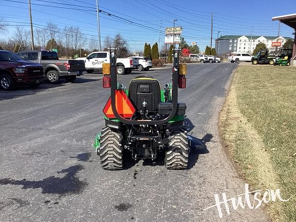 Image of John Deere 1023E equipment image 3