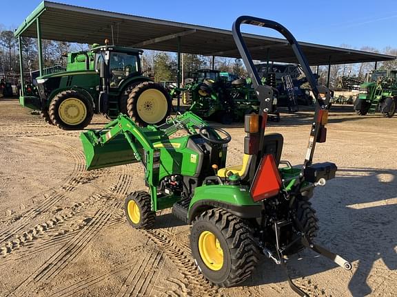 Image of John Deere 1023E equipment image 2