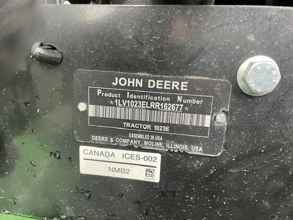 Image of John Deere 1023E equipment image 4