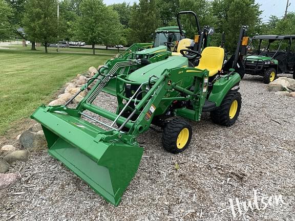 Image of John Deere 1023E equipment image 3