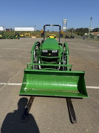 Image of John Deere 1023E equipment image 4