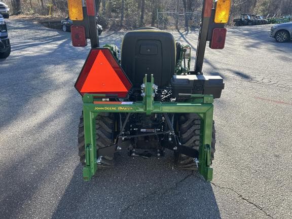 Image of John Deere 1023E equipment image 4