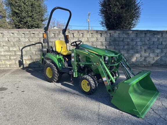 Image of John Deere 1023E equipment image 2