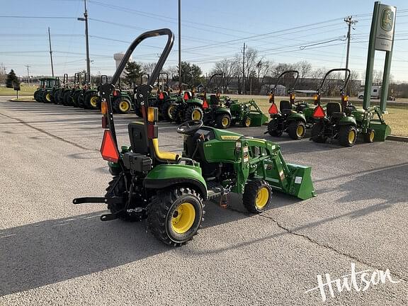 Image of John Deere 1023E equipment image 3