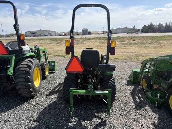 Image of John Deere 1023E equipment image 4