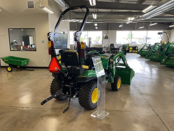 Image of John Deere 1023E equipment image 2