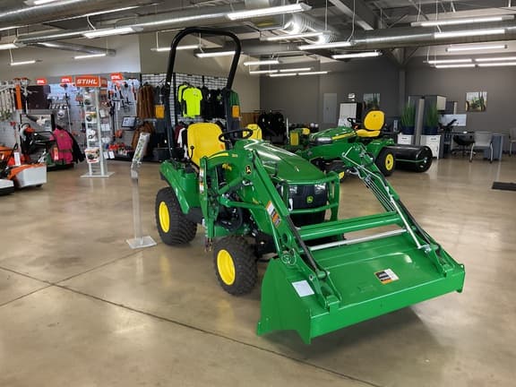 Image of John Deere 1023E equipment image 4