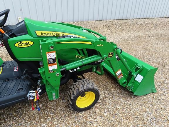 Image of John Deere 1023E equipment image 3