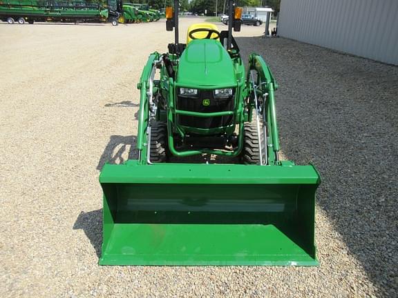 Image of John Deere 1023E equipment image 4