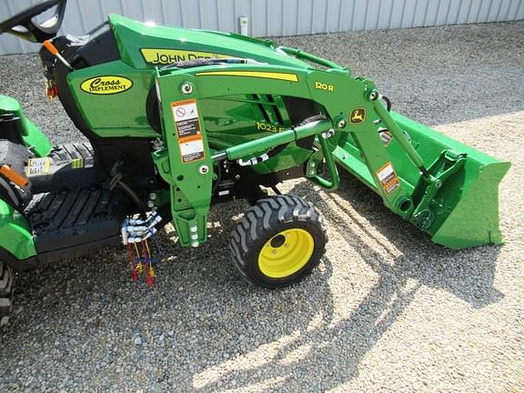 Image of John Deere 1023E equipment image 3