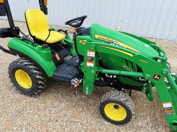 Image of John Deere 1023E equipment image 2