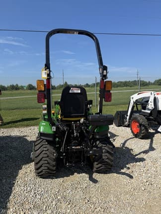 Image of John Deere 1023E equipment image 3