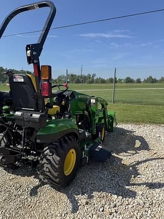 Image of John Deere 1023E equipment image 4