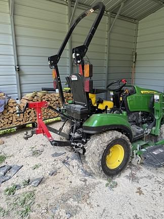 Image of John Deere 1023E equipment image 4