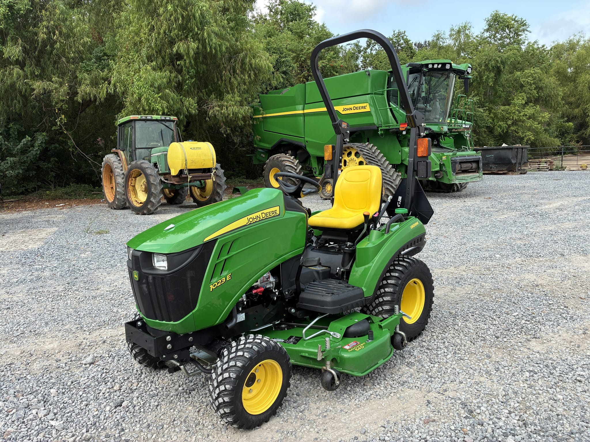 2024 John Deere 1023E Equipment Image0