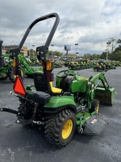 Image of John Deere 1023E equipment image 3