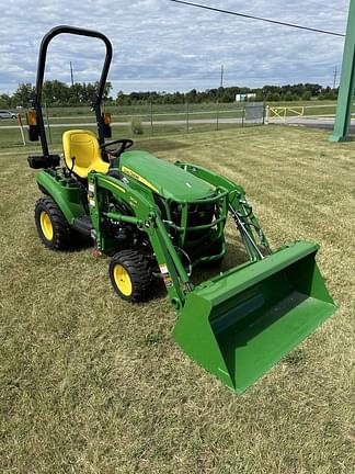 Image of John Deere 1023E equipment image 1