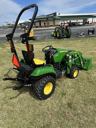 Image of John Deere 1023E equipment image 3