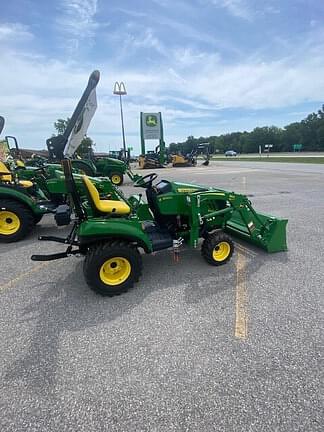 Image of John Deere 1023E equipment image 1