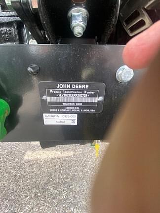 Image of John Deere 1023E equipment image 4