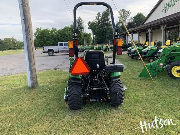 Image of John Deere 1023E equipment image 4