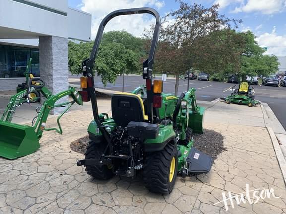 Image of John Deere 1023E equipment image 3