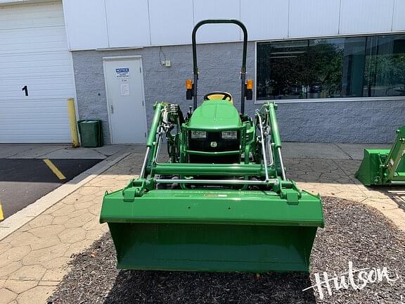 Image of John Deere 1023E equipment image 4