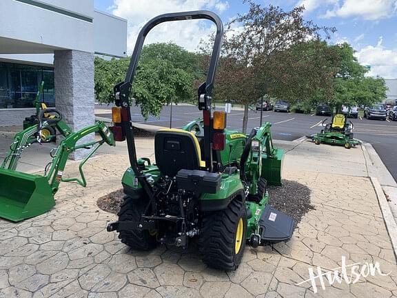 Image of John Deere 1023E equipment image 3